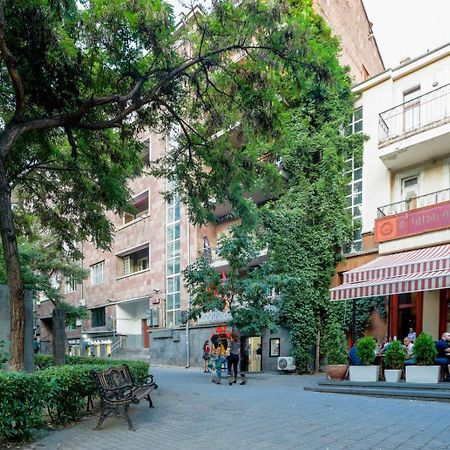 Stay Inn-Apartments On Abovyan 32 Ереван Екстериор снимка