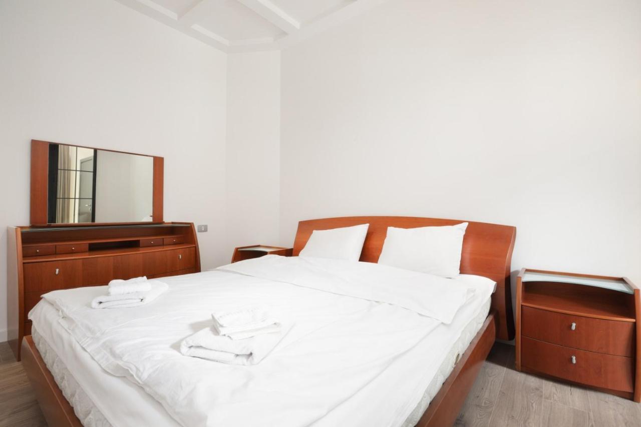 Stay Inn-Apartments On Abovyan 32 Ереван Екстериор снимка
