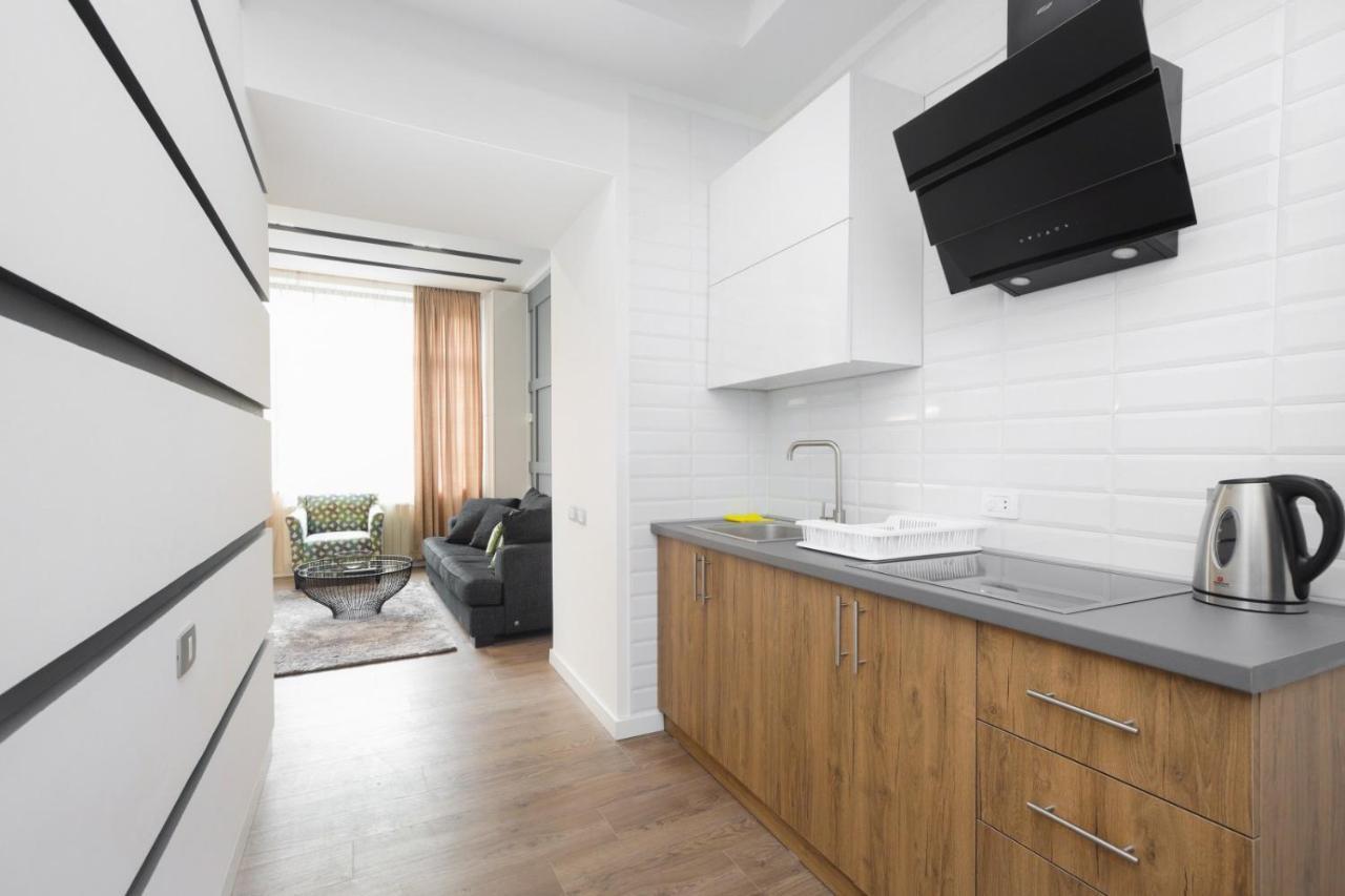 Stay Inn-Apartments On Abovyan 32 Ереван Екстериор снимка