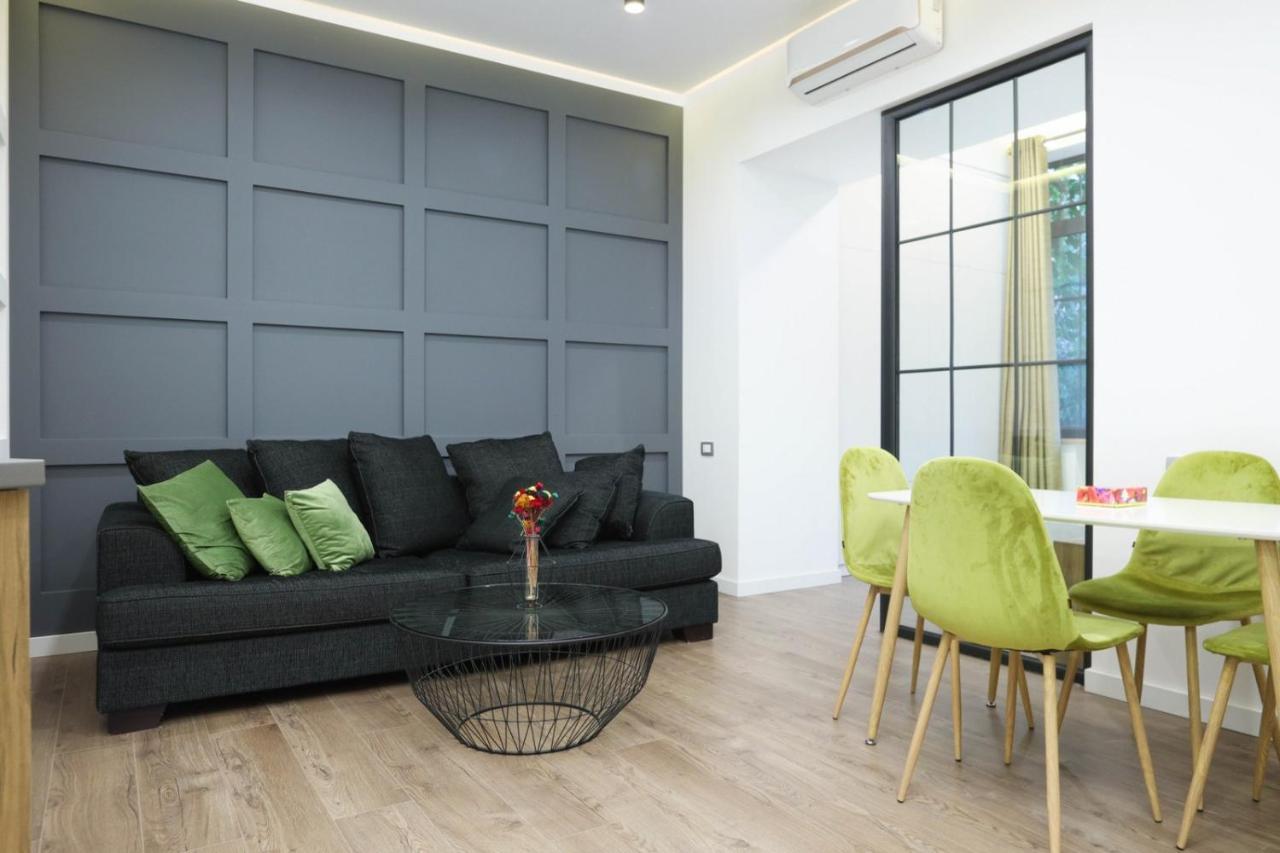 Stay Inn-Apartments On Abovyan 32 Ереван Екстериор снимка