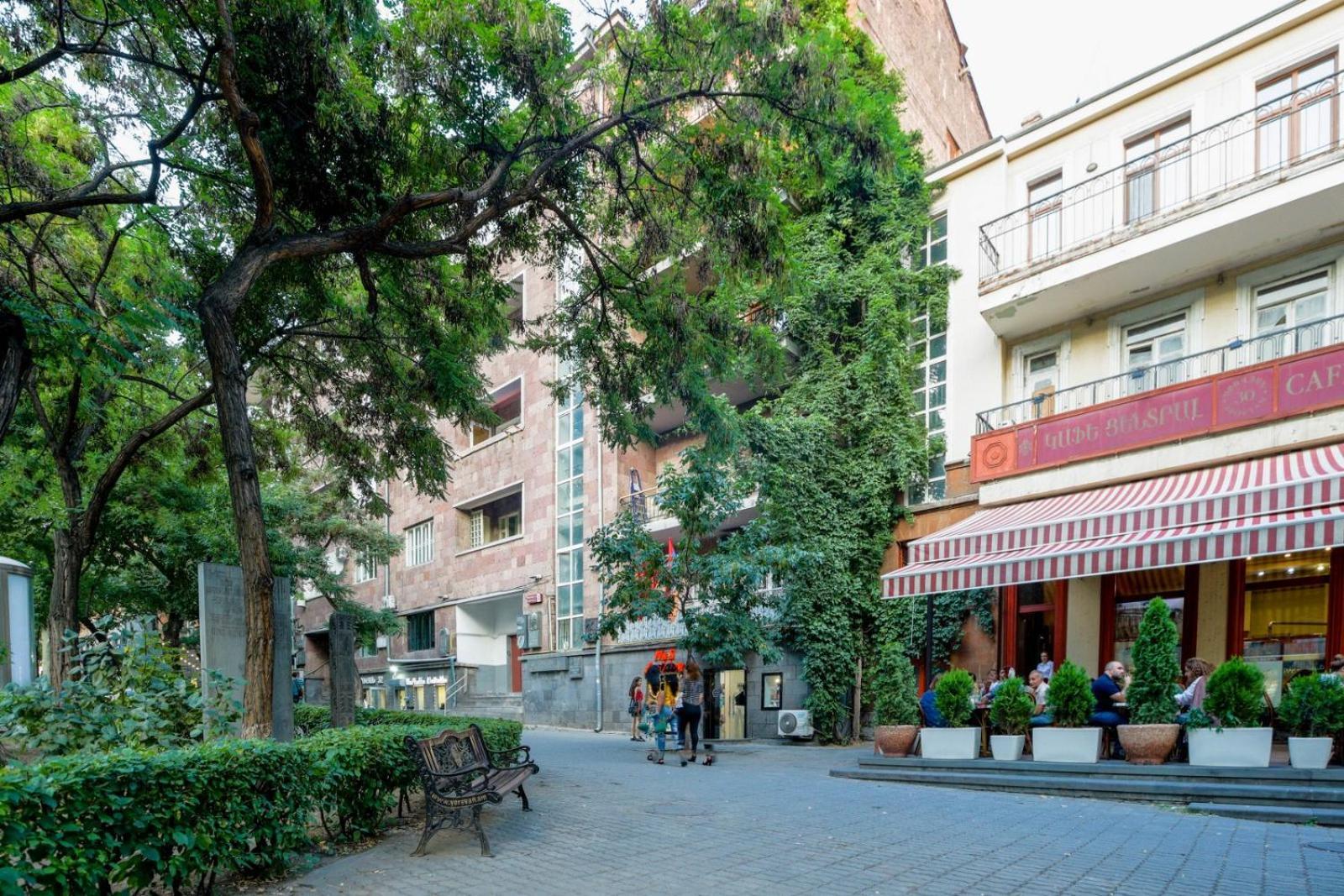 Stay Inn-Apartments On Abovyan 32 Ереван Екстериор снимка